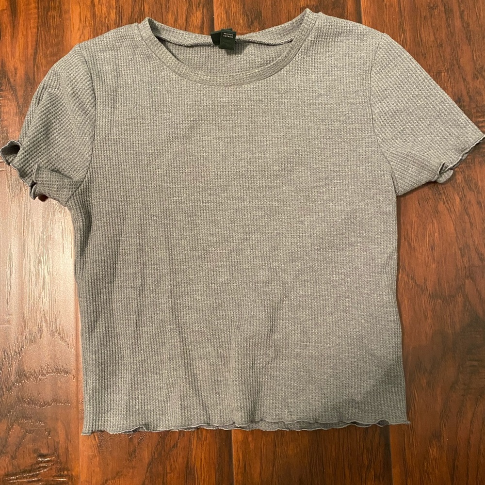 grey cropped top